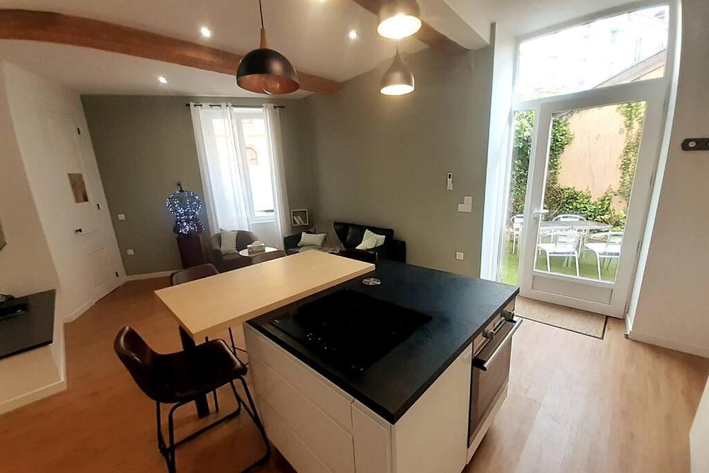 Classe 4 Etoiles - Cybele - Centre Ville 2 Chambres, Cour Privative Et Garage Vienne  Exterior foto