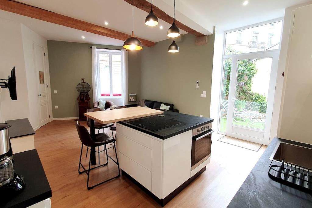 Classe 4 Etoiles - Cybele - Centre Ville 2 Chambres, Cour Privative Et Garage Vienne  Exterior foto